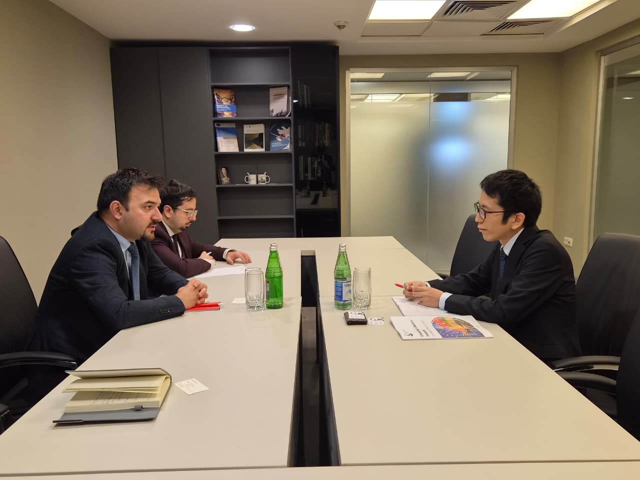 Japanese diplomat visits Topchubashov Center