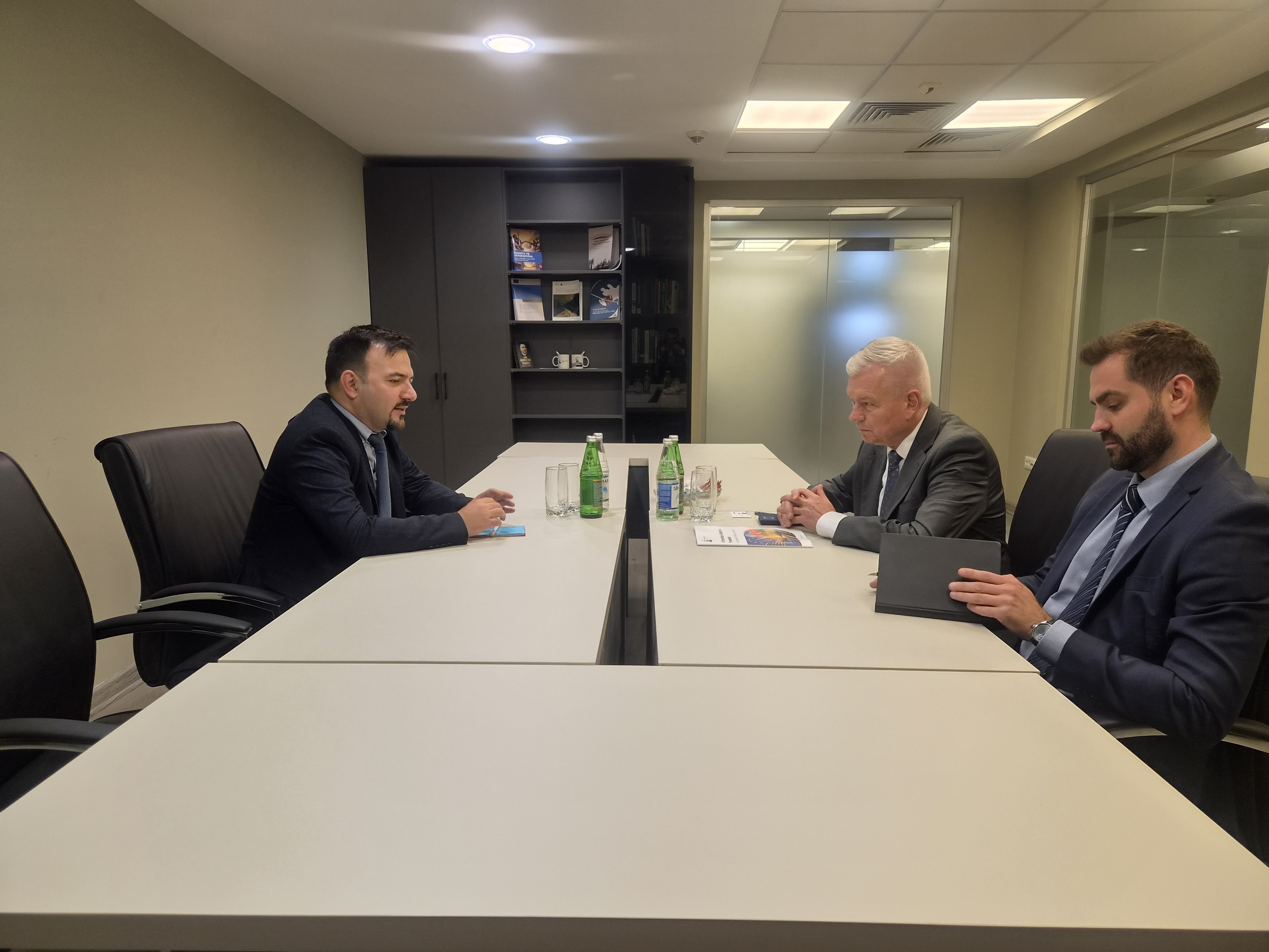 Polşa səfiri Topçubaşov Mərkəzini ziyarət edib